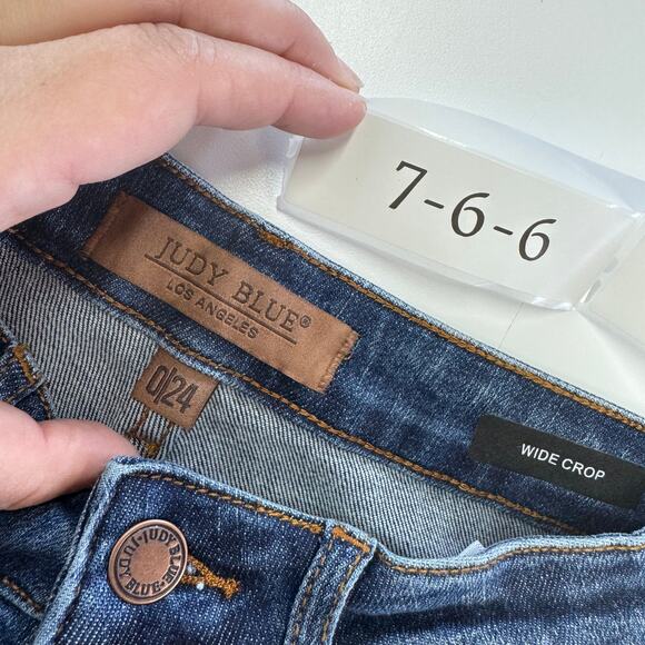 Judy Blue Jeans Womens 0/24 Blue Saturday Vibes High Rise Embroidered Wide Crop - Picture 5 of 10